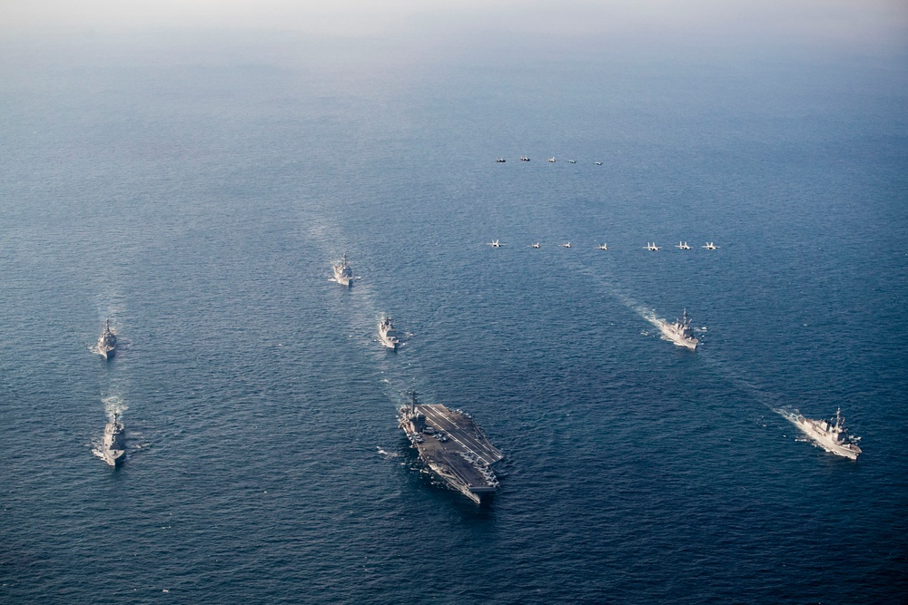 USS George Washington steams in formation with JMSDF, ROK-N during Freedom Edge 2024