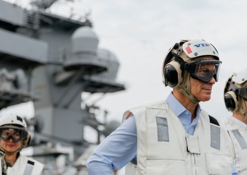 U.S. Ambassador to Japan and C7F embark aboard USS George Washington during Freedom Edge 2024