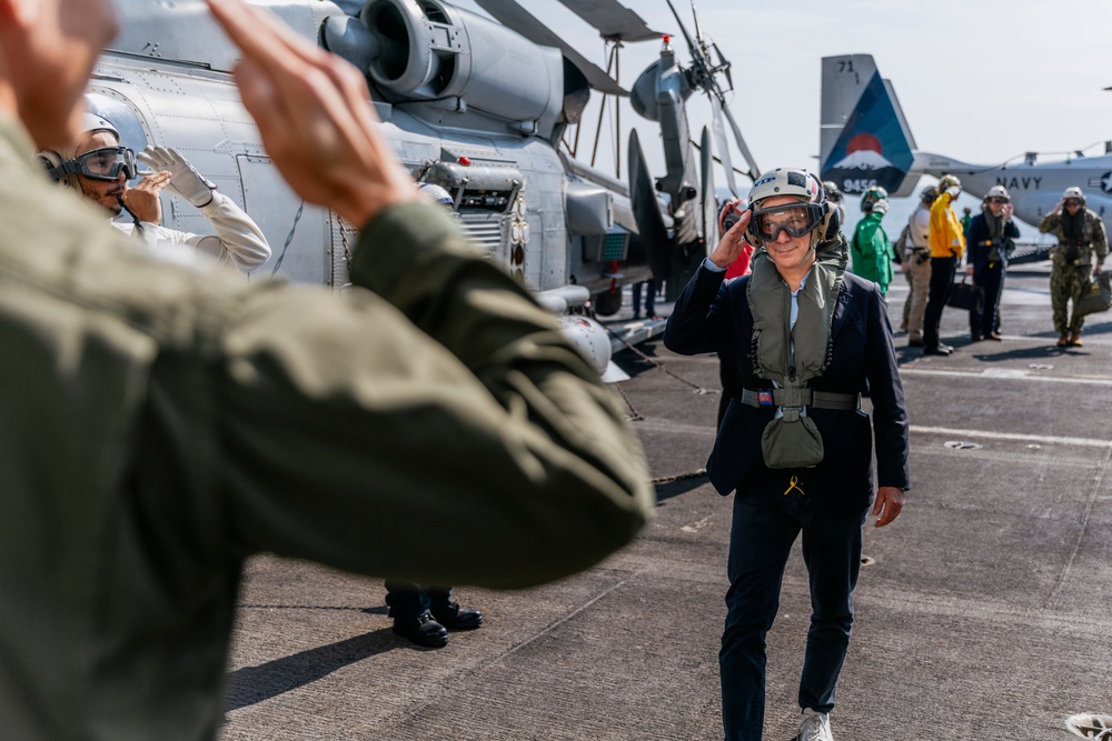 U.S. Ambassador to Japan and C7F embark aboard USS George Washington during Freedom Edge 2024