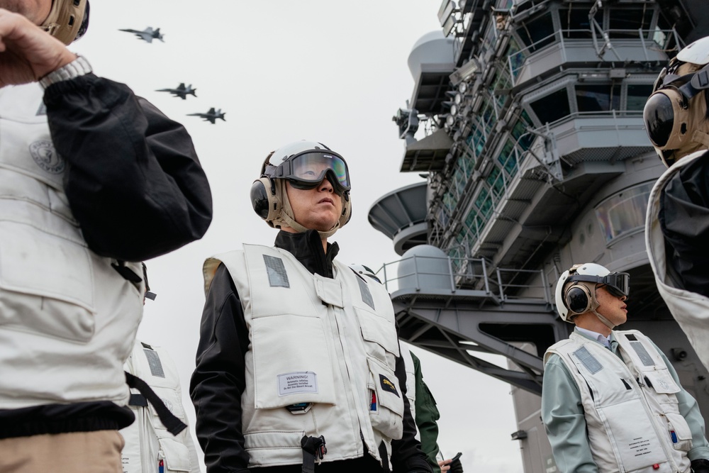 Mayor of Iwakuni embarks aboard USS George Washington