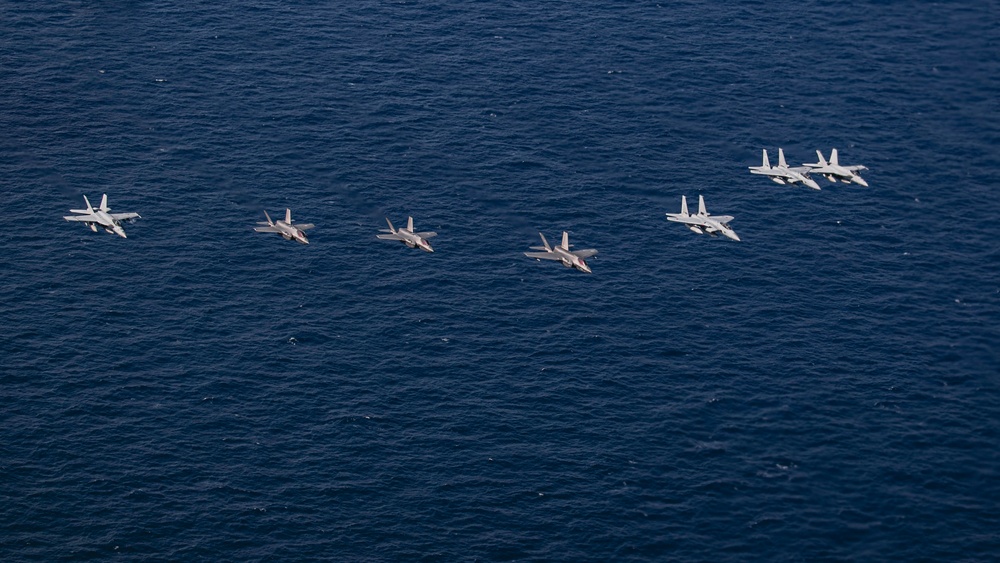 USS George Washington steams in formation with JMSDF, ROK-N during Freedom Edge 2024