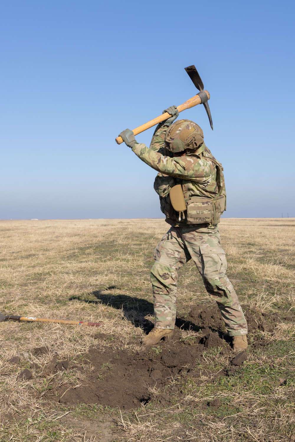 Dynamic Front 25 - U.S. and Romanian soldiers begin live fire training