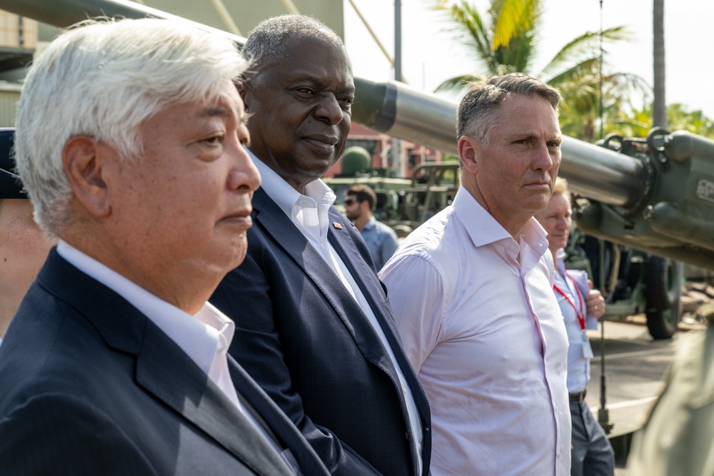 Secretary Austin, Australian Deputy Prime Minister Marles, Japan Minister of Defense Nakatani visit with service members