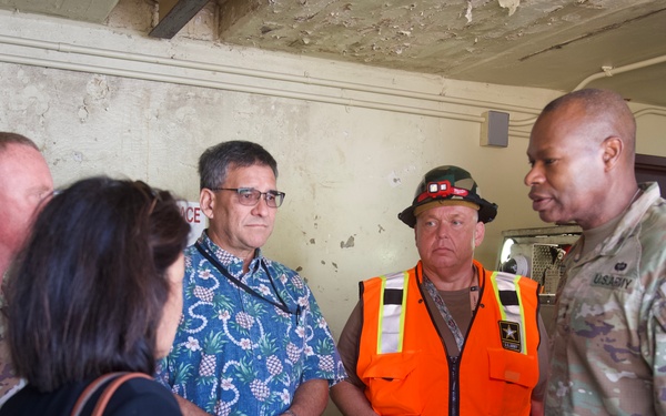 DCG Visits USAG hawai'i