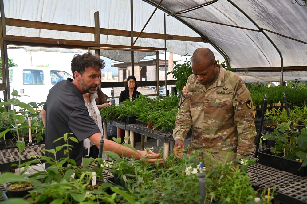 DCG Visits USAG Hawai'i