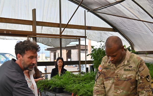 DCG Visits USAG Hawai'i