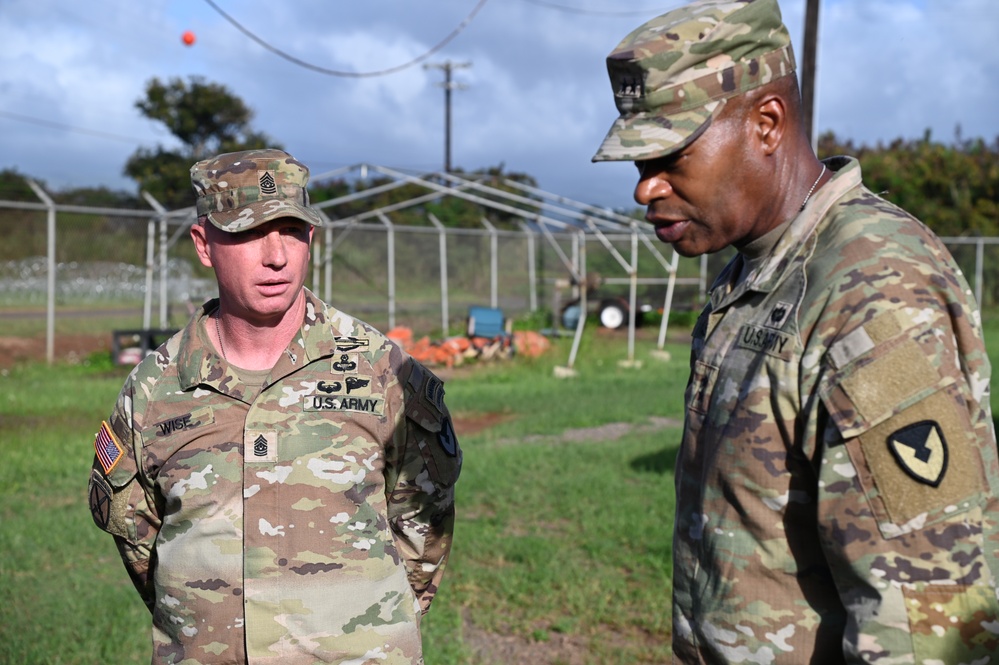 DCG Visits USAG Hawai'i