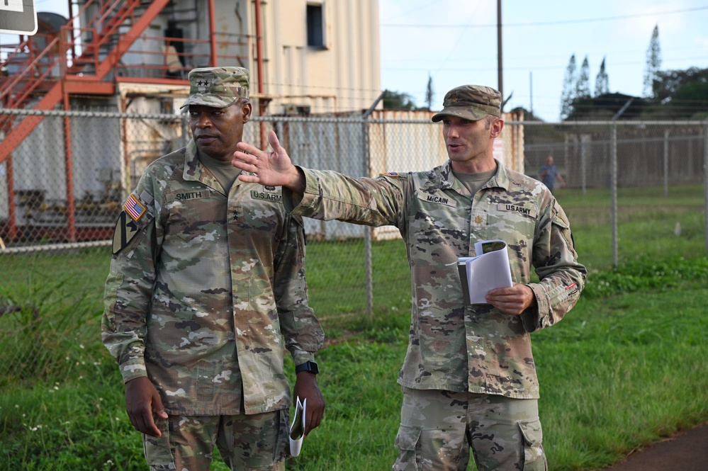 DCG Visits USAG Hawai'i