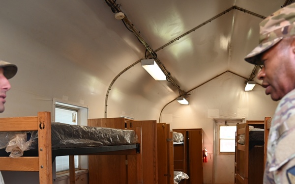 DCG Visits USAG Hawai'i