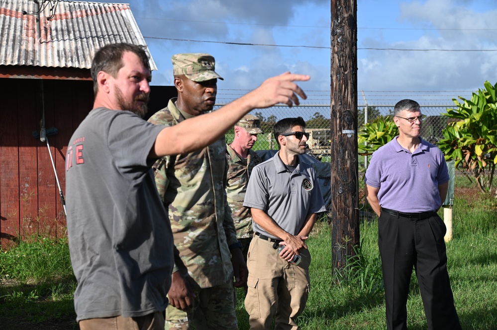 DCG Visits USAG Hawai'i