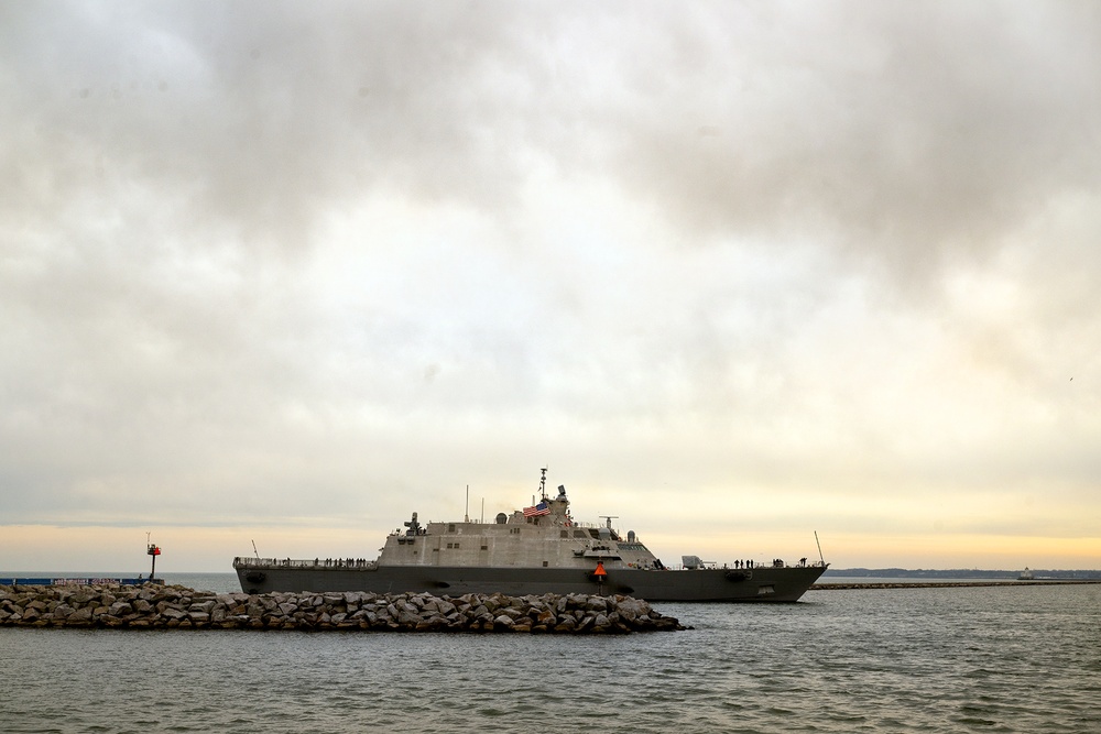 USS Beloit Arrives in Milwaukee for Commissioning