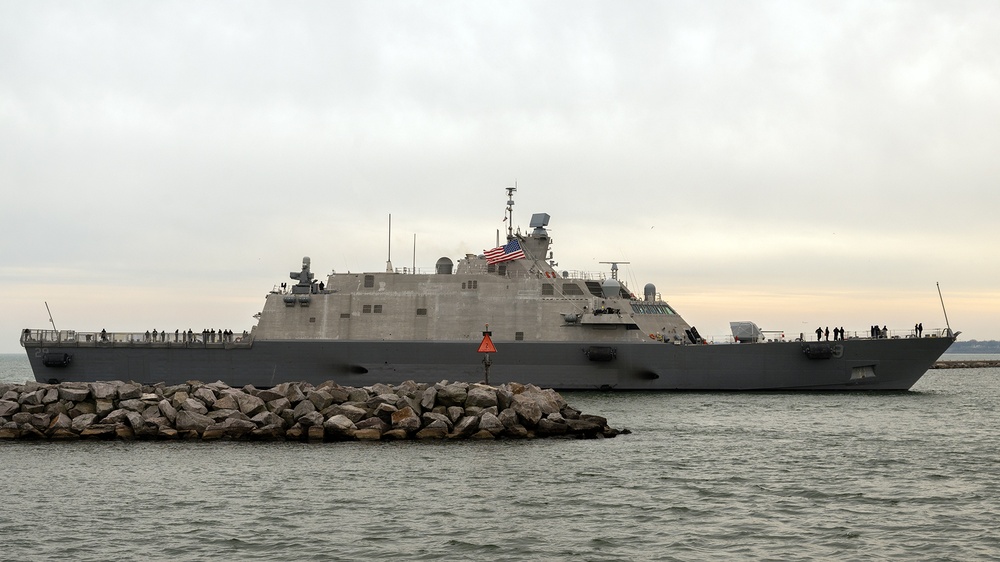 USS Beloit Arrives in Milwaukee for Commissioning