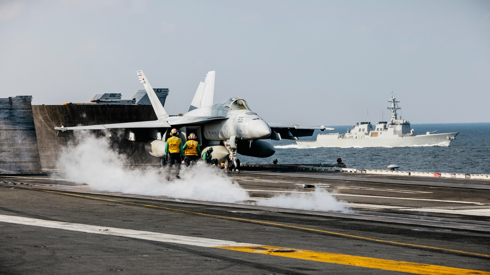 USS George Washington steams in formation with JMSDF, ROK-N during Freedom Edge 2024