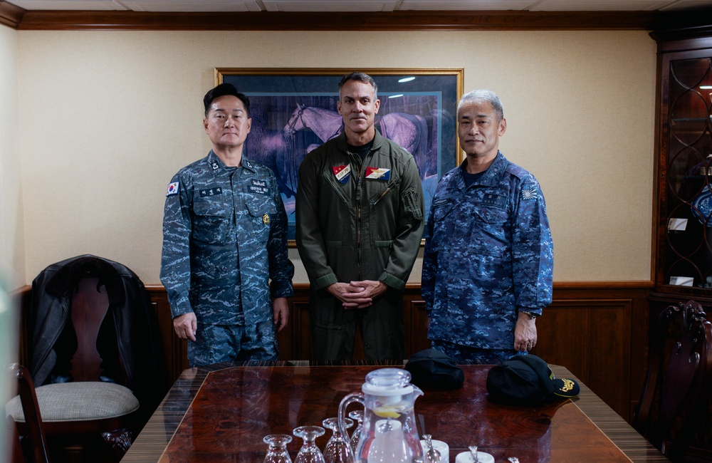 USS George Washington steams in formation with JMSDF, ROK-N during Freedom Edge 2024