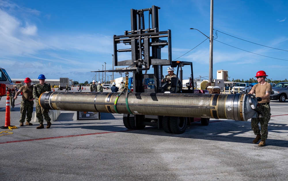 USS Springfield onloads Tomahawks