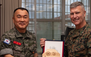 Brig. Gen. Kevin Collins Meeting with ROK Marine Col. Choong Hyo Yang