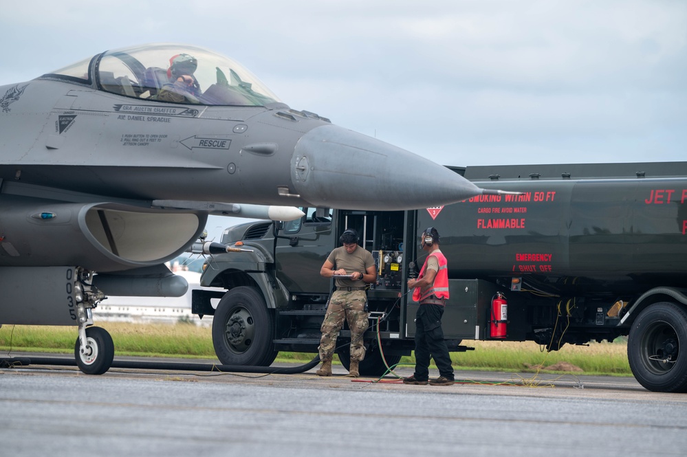 18th Wing keeps mission in motion during comm outage exercise