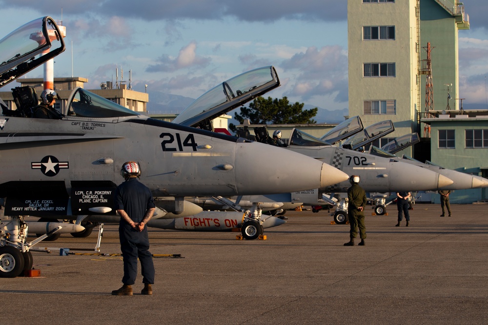 KS 25 | U.S. Marines, JASDF exchange end of exercise gifts