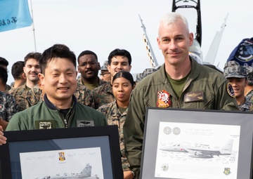KS 25 | U.S. Marines, JASDF exchange end of exercise gifts