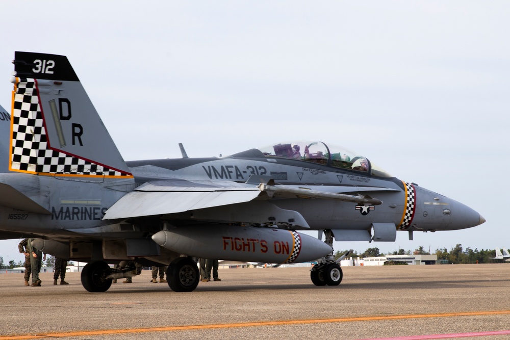 KS 25 | U.S. Marines, JASDF exchange end of exercise gifts