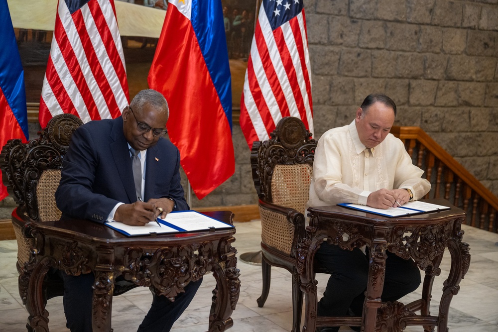 Secretary Austin, Secretary Teodoro sign GSOMIA