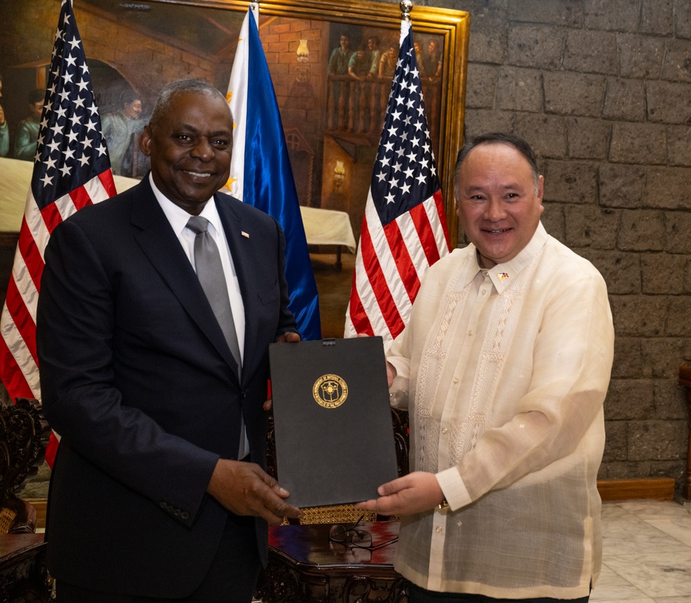 Secretary Austin, Secretary Teodoro sign GSOMIA