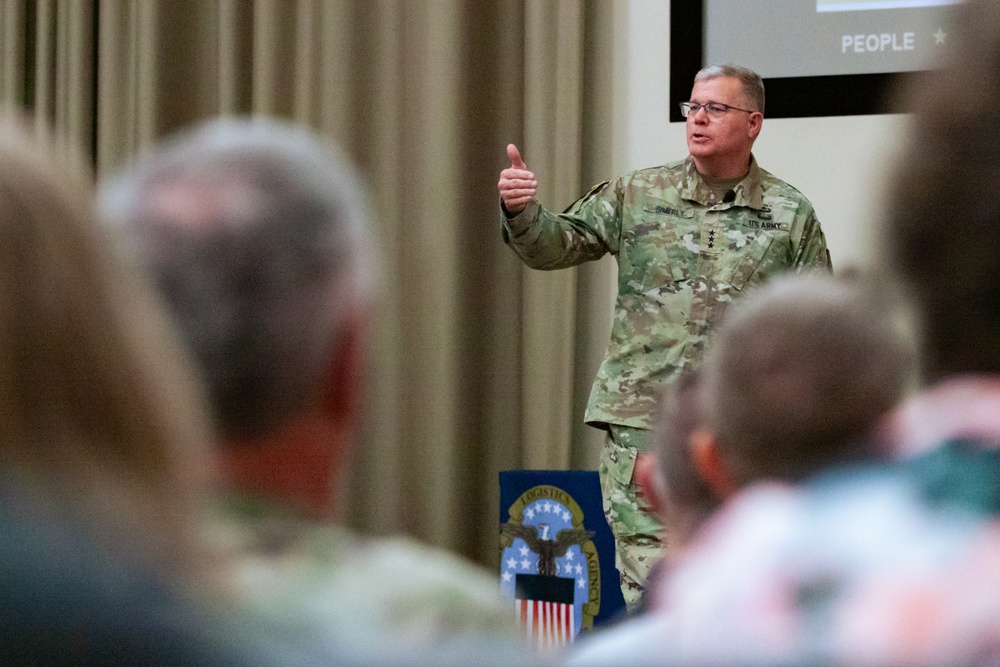 DLA director engages with Distribution workforce, receives update on operating plan alignment