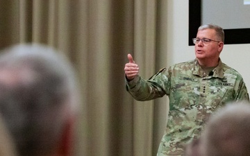 DLA director engages with Distribution workforce, receives update on operating plan alignment