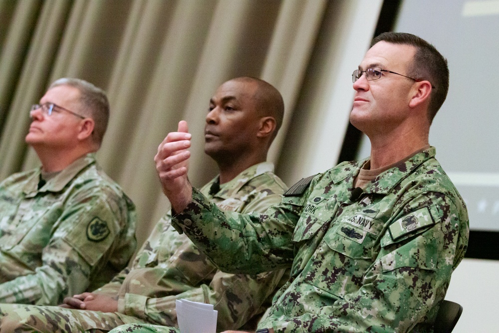 DLA director engages with Distribution workforce, receives update on operating plan alignment