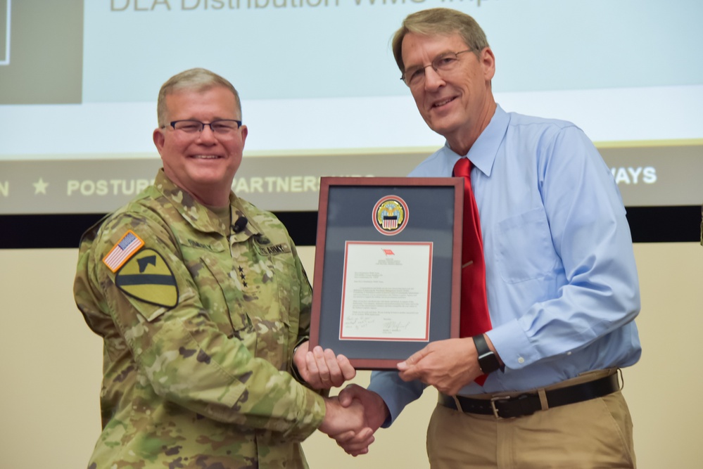 DLA director engages with Distribution workforce, receives update on operating plan alignment