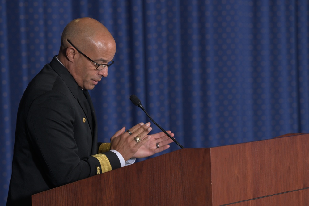 Warfighting Strength and Readiness: DLA Energy commander pays homage to Navy’s legacy