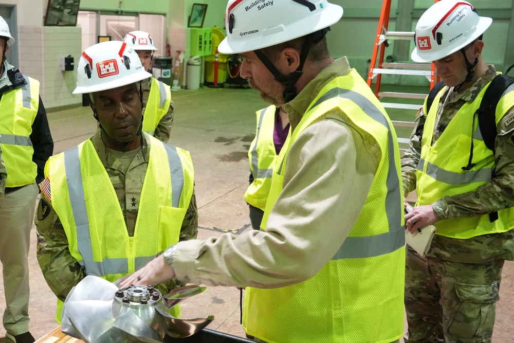 Deputy Commanding General for Civil Works and Emergency Operations visits Barkley Dam