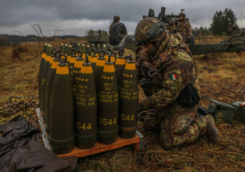 Italian soldiers conduct FH70 live fire exercise as part of the Dynamic Front 25