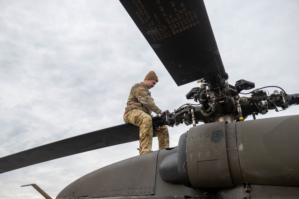 10th Mountain Division (LI) Combat Aviation Brigade participates in NFL Salute to Service