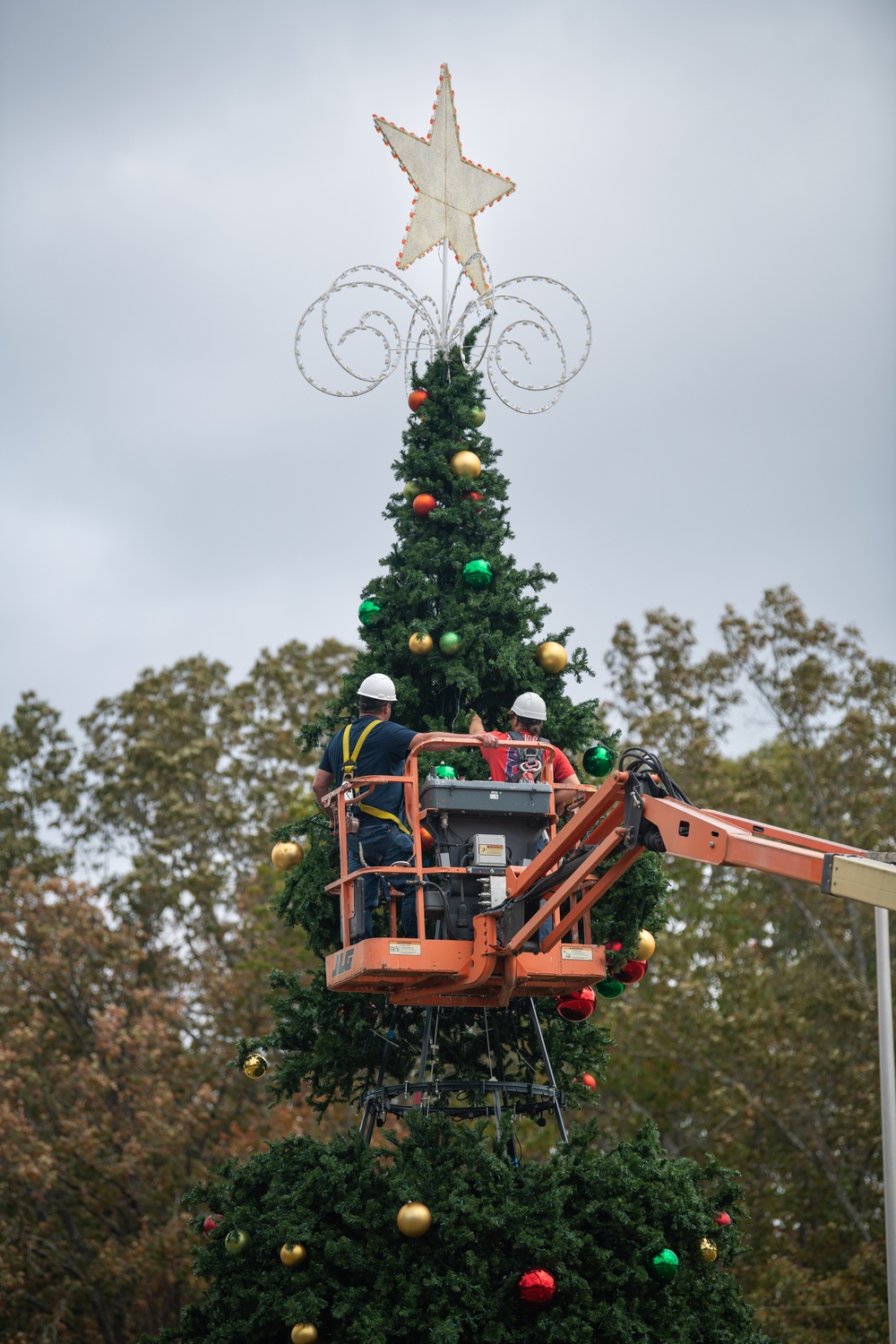 Arnold AFB tree lighting set for Dec. 3