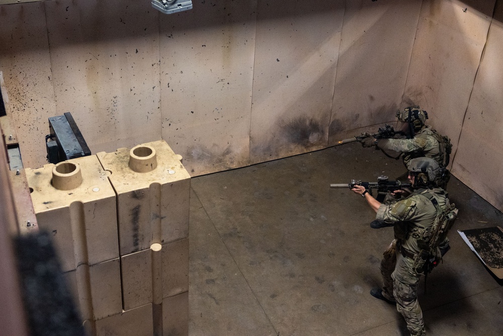 Marine Raiders conduct Live-Fire Shoot House during DA Package