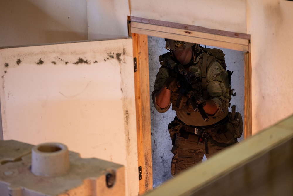 Marine Raiders conduct Live-Fire Shoot House during DA Package