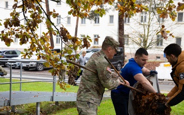 7th MSC Participates in Area Beautification