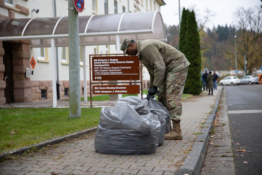 7th MSC Participates in Area Beautification