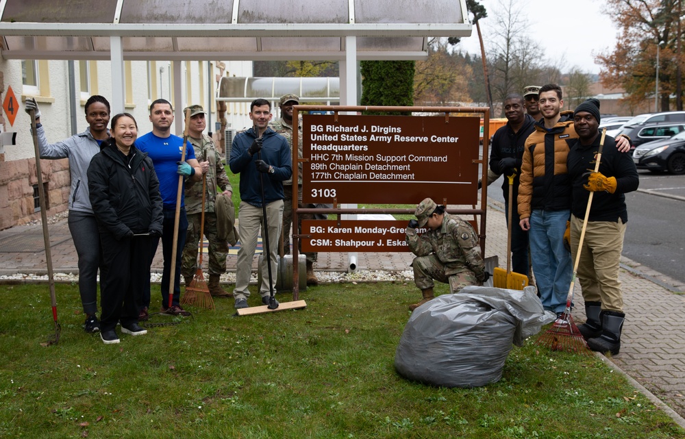 7th MSC Participates in Area Beautification