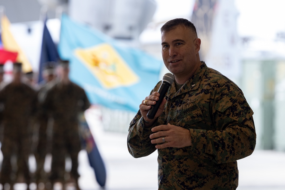 VMM-261 change of command ceremony