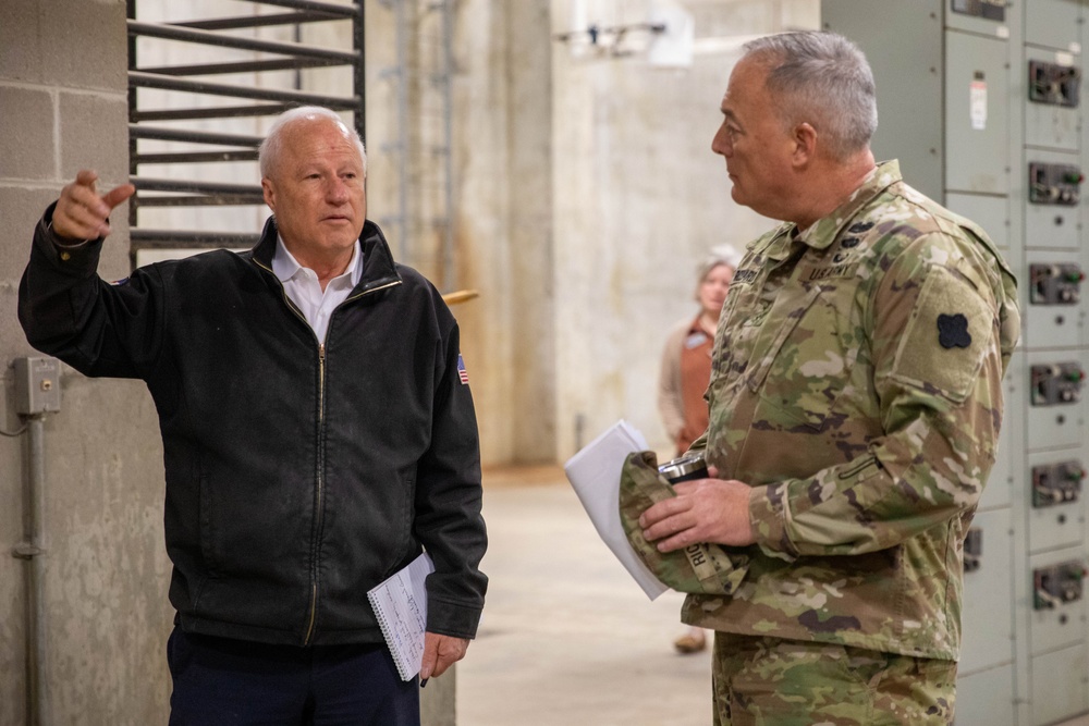 Major General Joseph Ricciardi meets Mayor of Aurora Colorado, Mike Coffman