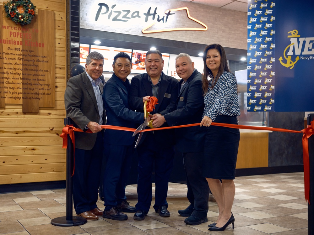 NEX Yokosuka Holds Ribbon-Cutting for Pizza Hut Express