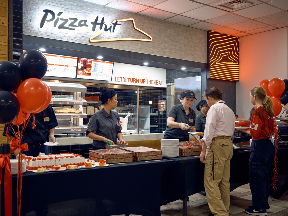 NEX Yokosuka Holds Ribbon-Cutting for Pizza Hut Express