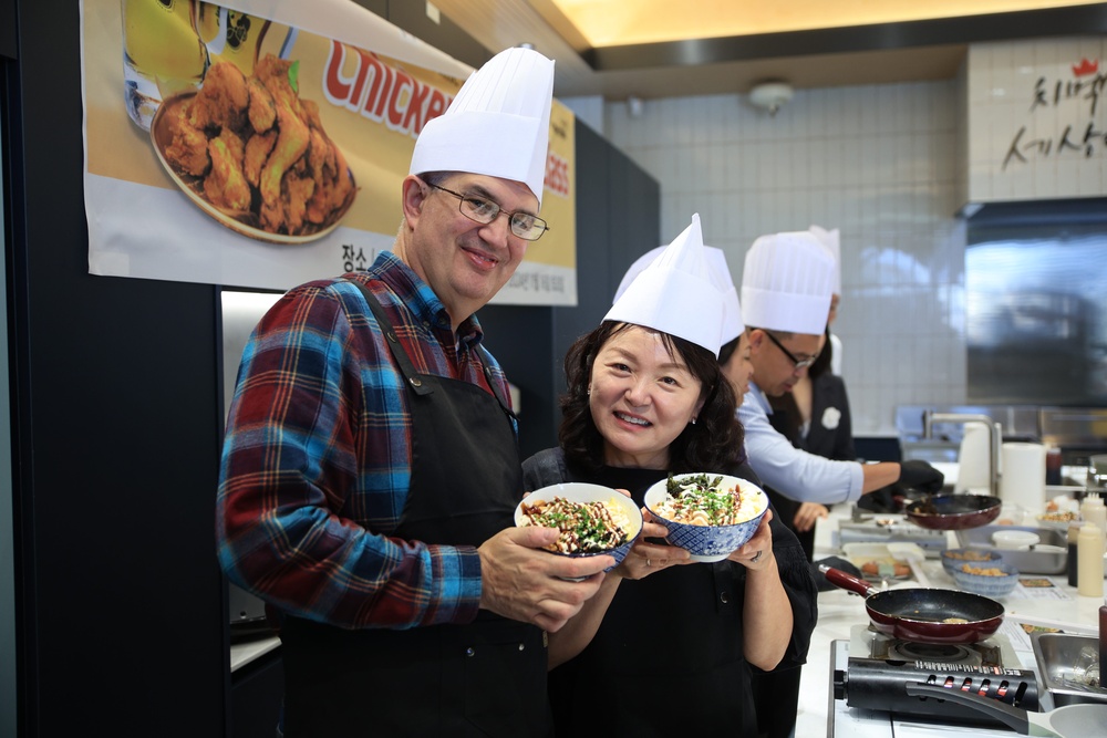 Building Bonds Through Flavor: 19th ESC Visits Chimcking Headquarters