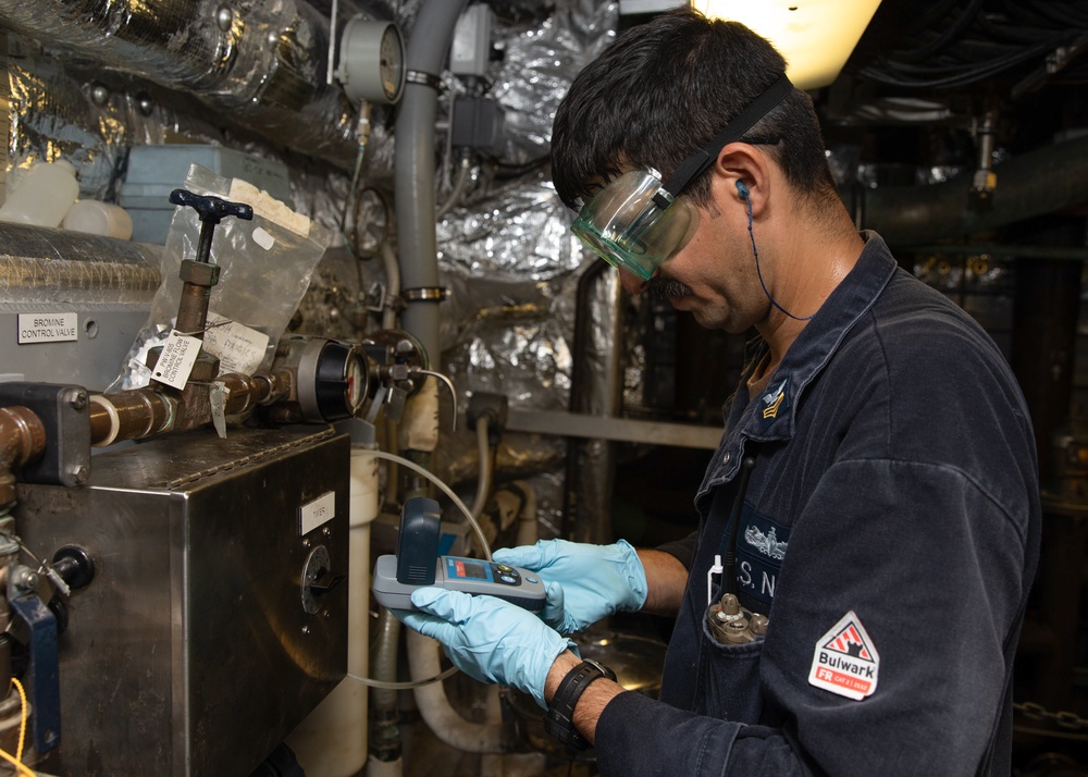 USS Omaha, LCS 12 Tests Potable Water while Underway in South Chnia Sea for Total Bromine Results