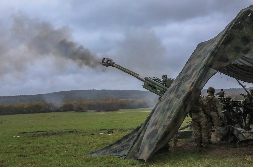 2CR Soldiers conduct M777A2 live fire exercise as part of  Dynamic Front 25