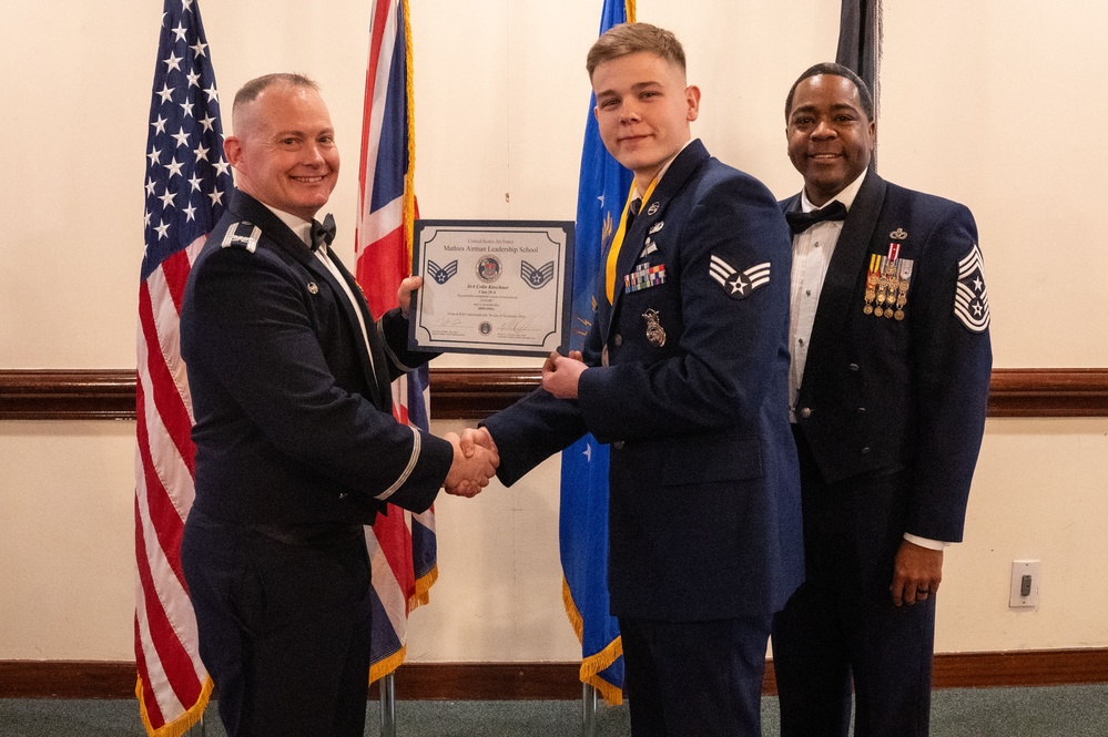 RAF Lakenheath recognizes ALS graduates