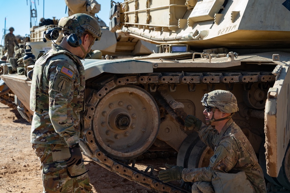 Sergeant Major of the Army Visits Fort Bliss Tank Gunnery