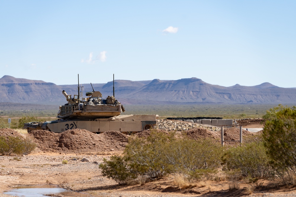 Sergeant Major of the Army Visits Fort Bliss Tank Gunnery